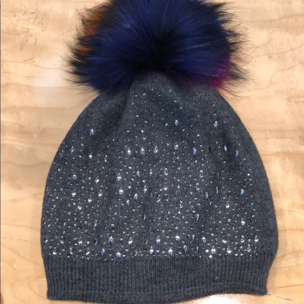 Pom-pom hat